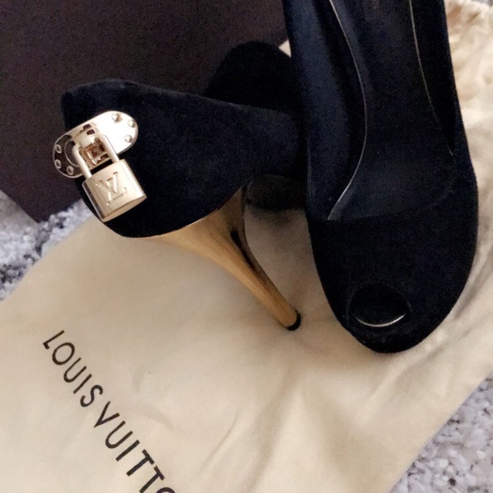 Black Velvet Louis Vuitton heel - Picture 5 of 5